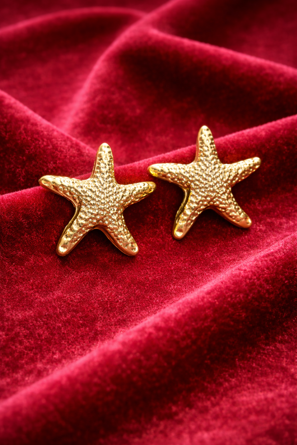 Gold starfish earrings