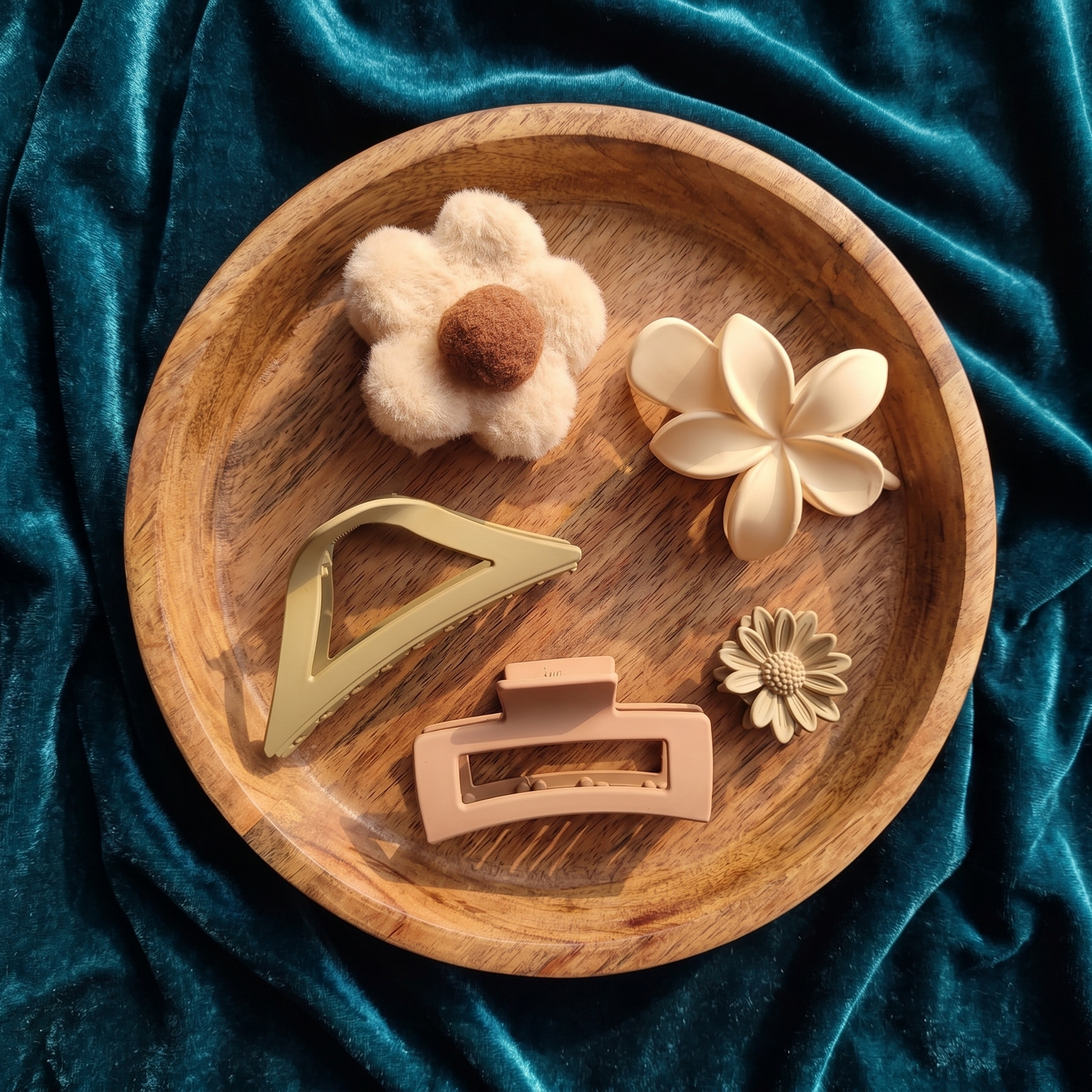 The Cozy Cream Set: 5-Piece Plush Furry Flower and Matte Neutral Hair Claw Bundle